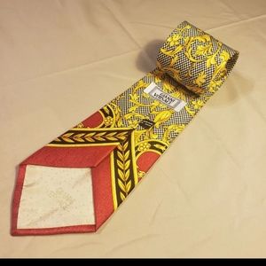 Gianni Versace 100% silk tie hand made in Spain